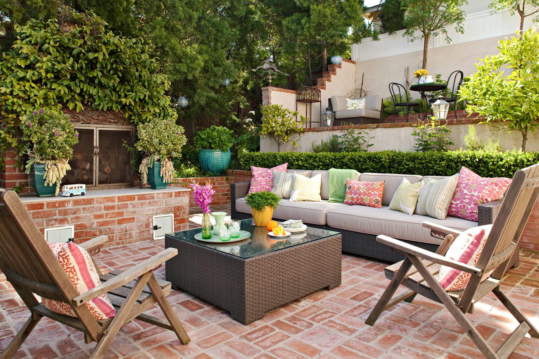 How to Choose the Perfect Outdoor Table and Chairs for Your Patio