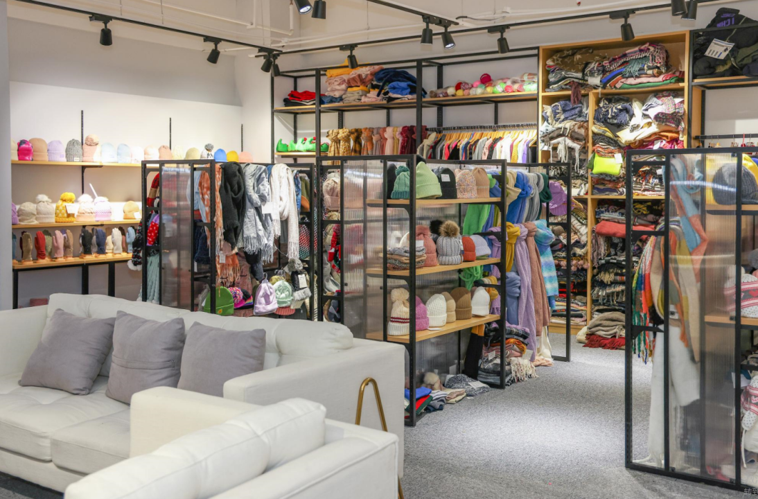 Upgrade Your Retail Environment: The Best Accessories for Functionality and Fashion