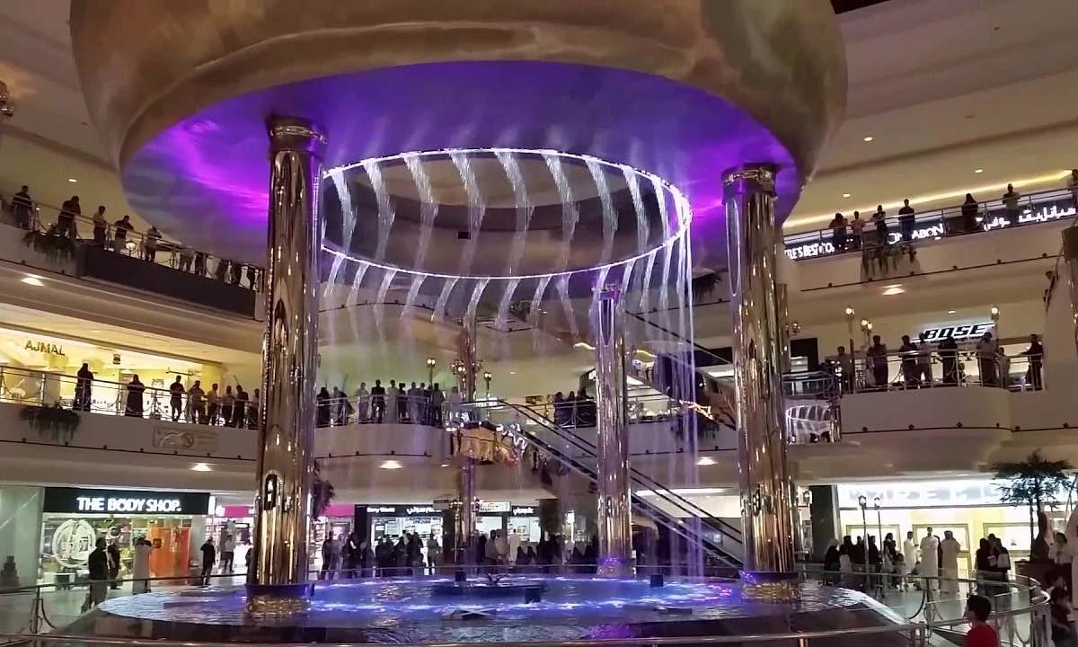 Shopping Extravaganza: Souks and Malls in Saudi Arabia